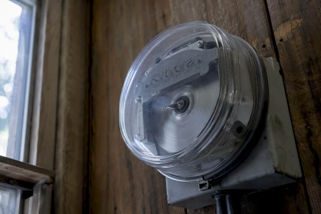 Spinning disc inside electromechanical meter